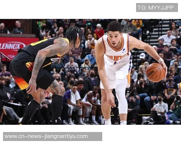 布克表现惊艳第三节独得16分全场砍下33分5板7助助球队取胜 布克表现惊艳第三节独得16分全场砍下33分5板7助助球队取胜