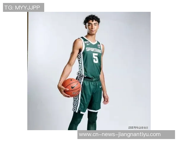 克里斯蒂全力参与训练营提升球队默契为新赛季做好充分准备 克里斯蒂全力参与训练营提升球队默契为新赛季做好充分准备