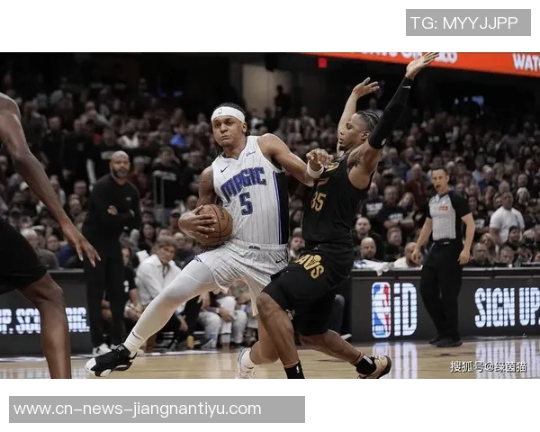 米切尔超远三分追至1分米切罗三罚全失令人失望 米切尔超远三分追至1分米切罗三罚全失令人失望