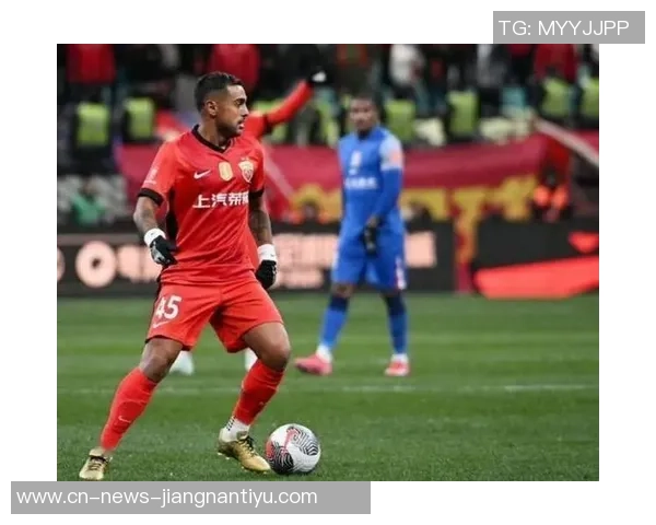 刘闻超带队海港在教学赛中以4-3逆转取胜莱昂纳多梅开二度助力球队