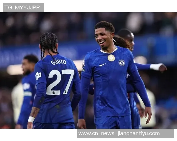 恩佐与加纳乔共同探讨切尔西圣诞慈善活动的足球团结力量